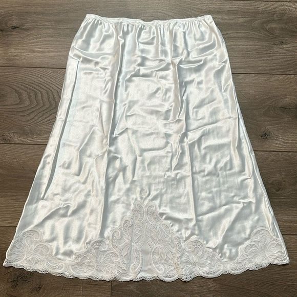 Dior White Satin Slip - Picture 2 of 10